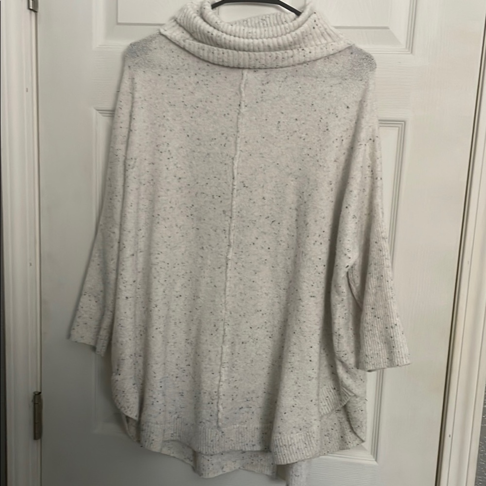 Time & Tru Speckled White Turtleneck